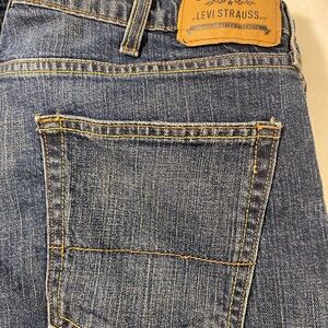 Levi's Classic Blue Jeans with Medium Wash and Contrast Stitching